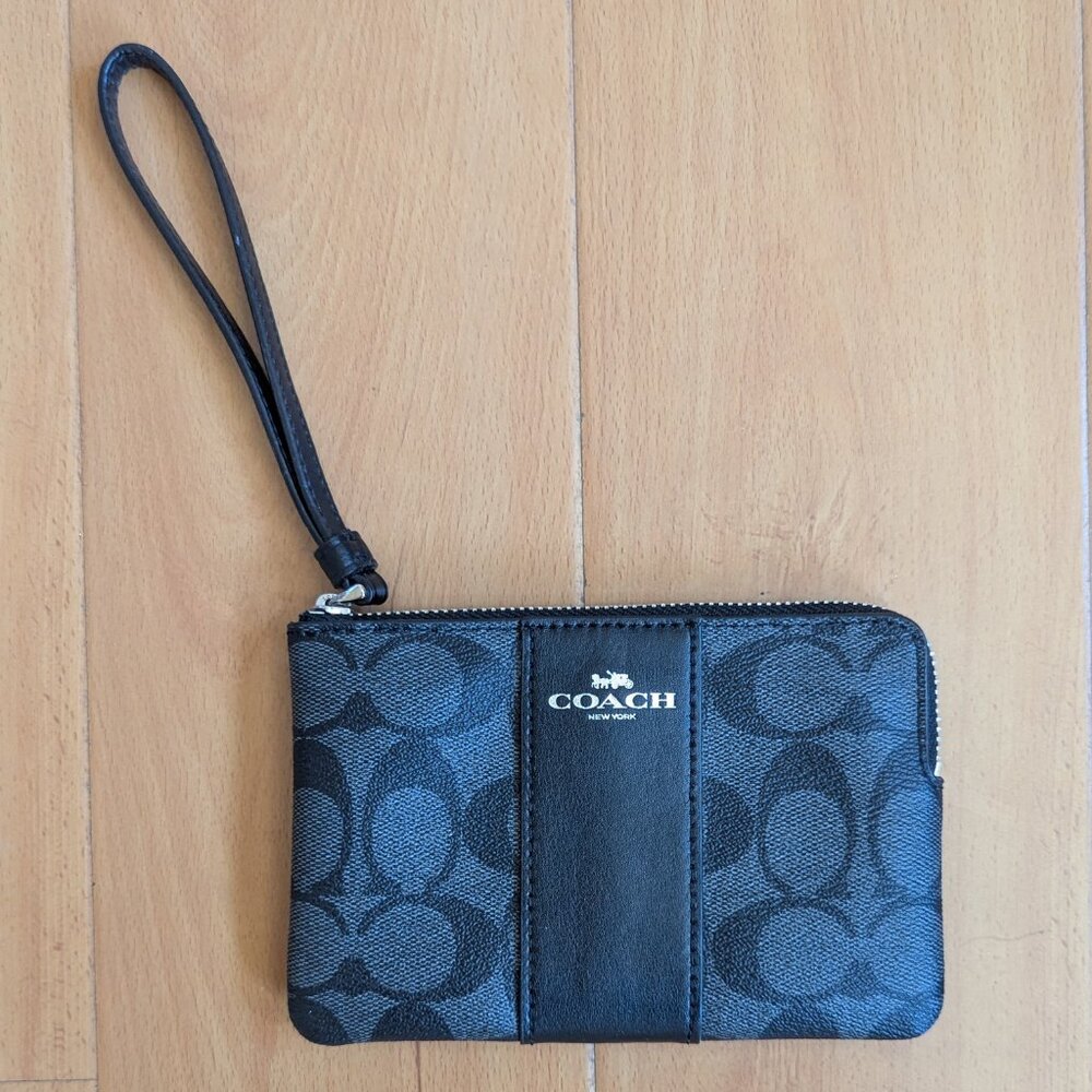 Coach Wristlet (Black)
